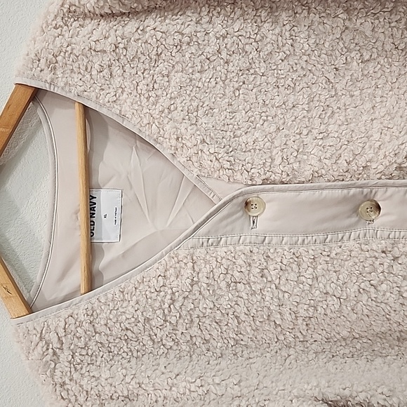Old Navy Beige Sherpa Jacket - Picture 2 of 9